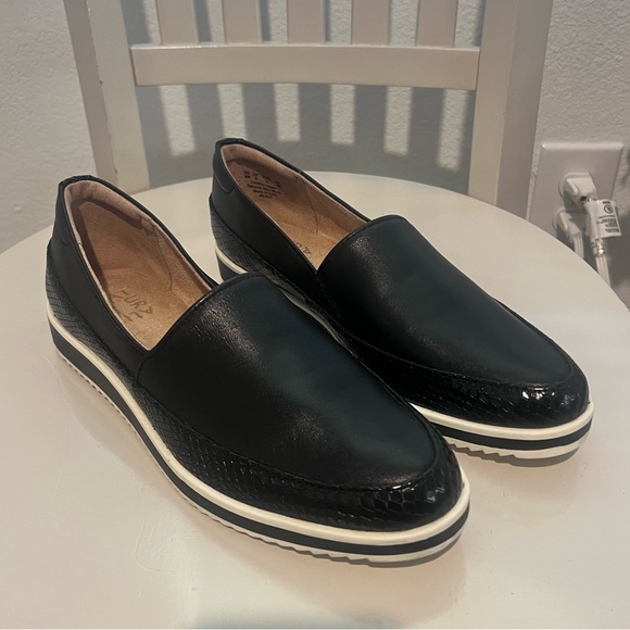 Naturalizer Beale Slip-on Sneakers Black Genuine Leather Women's 9M - Picture 2 of 9